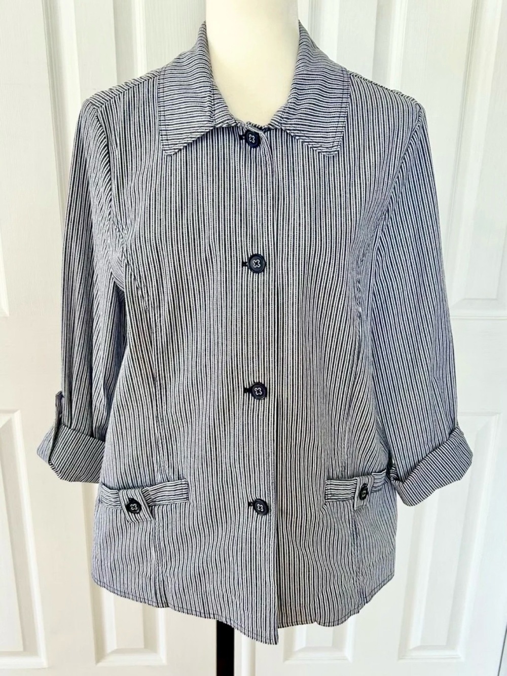 Jacket basic editions blazer woman size medium new condition stripes